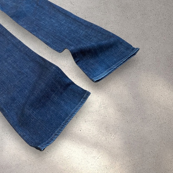 Express Jeans Low Rise Stella Bootcut Jeans - Picture 5 of 6